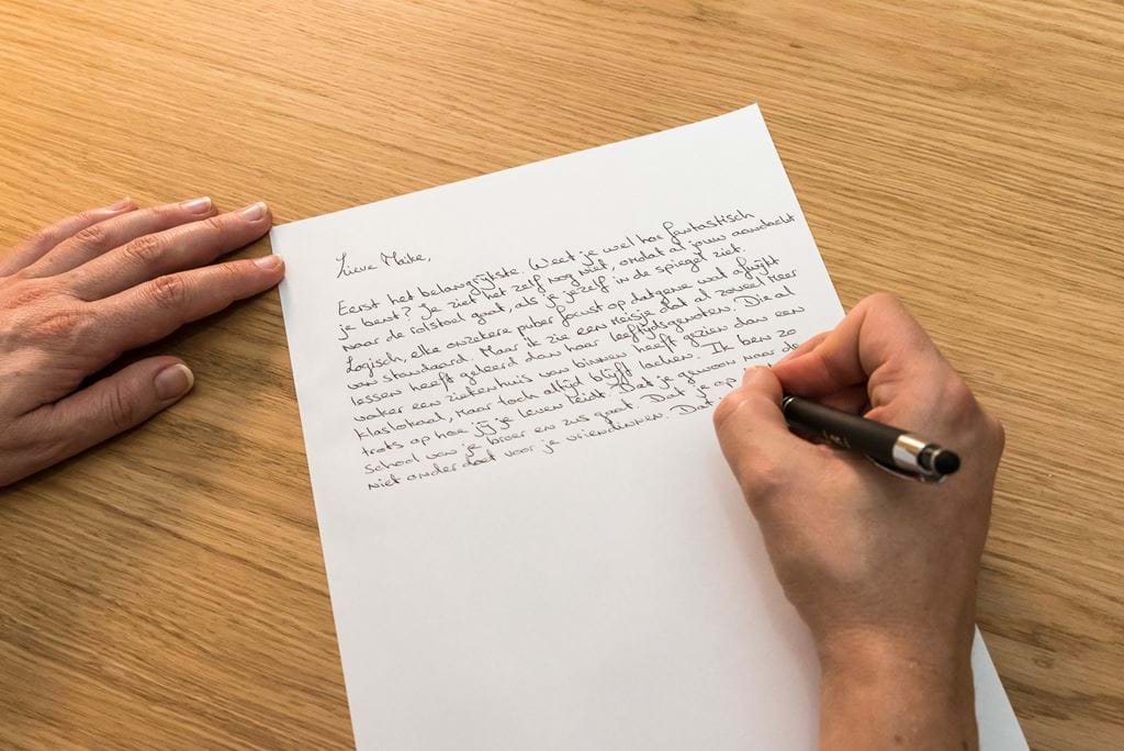 Schrijf een brief aan je jongere jezelf! - Wijrollen.nl