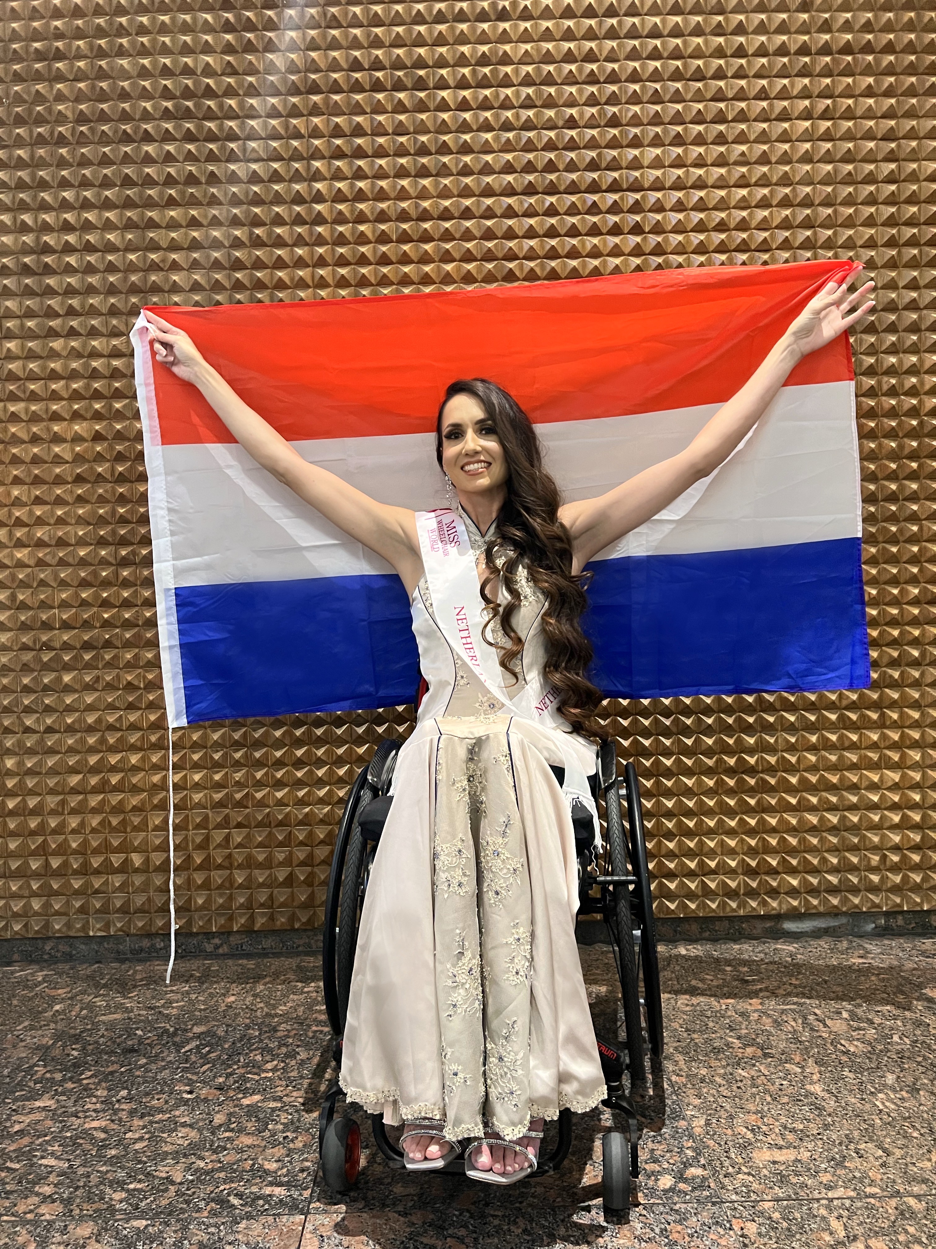 Tirzah tijdens de Miss Wheelchair World verkiezing