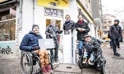 Actievoerders maken de winkelstraten van Berlijn toegankelijker