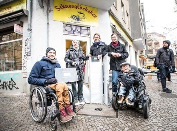 Actievoerders maken de winkelstraten van Berlijn toegankelijker