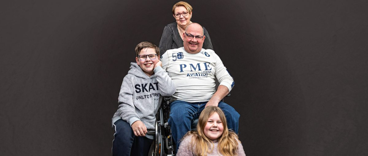 Frits en zijn gezin [foto: HandicapNL]